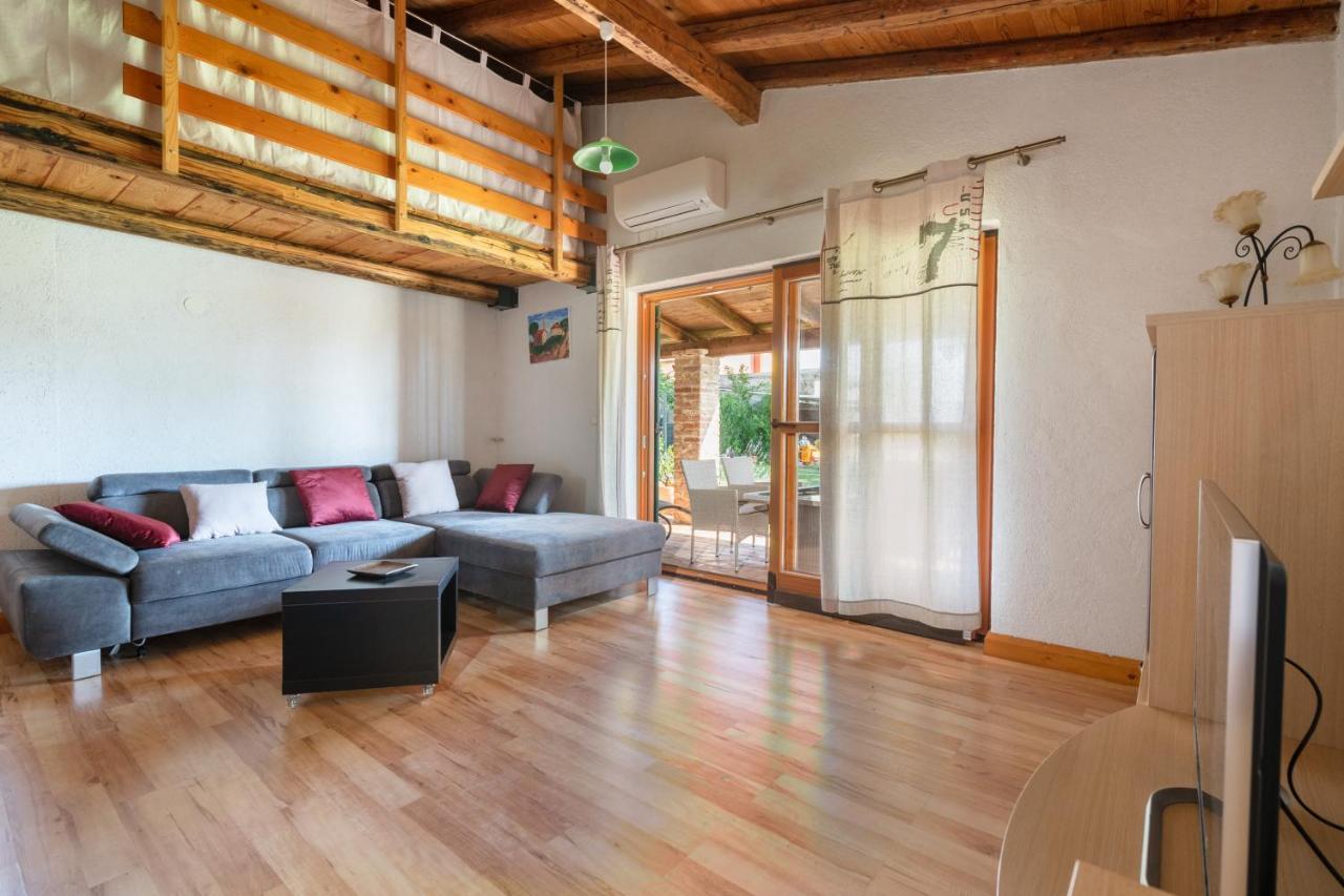 Apartamento House Boris Loborika Exterior foto